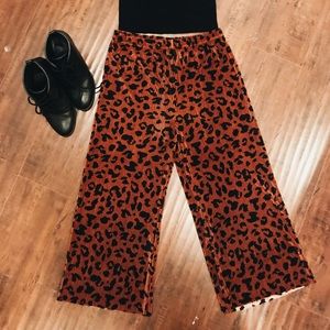 Ribbed cheetah print culottes